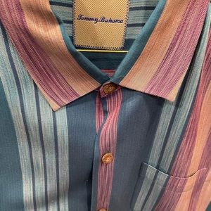 Tommy Bahama, button-down shirt, silky, smooth striped what buttons size large